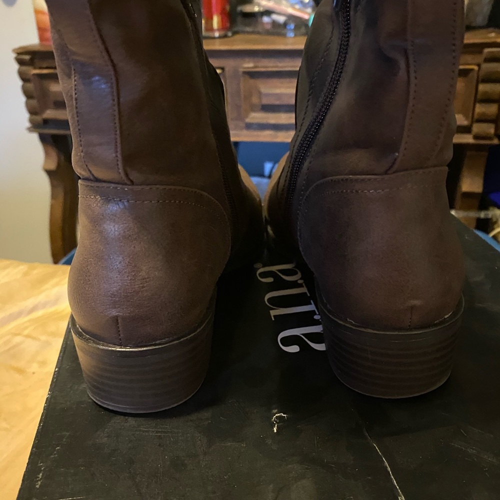 Boots - Picture 2 of 3